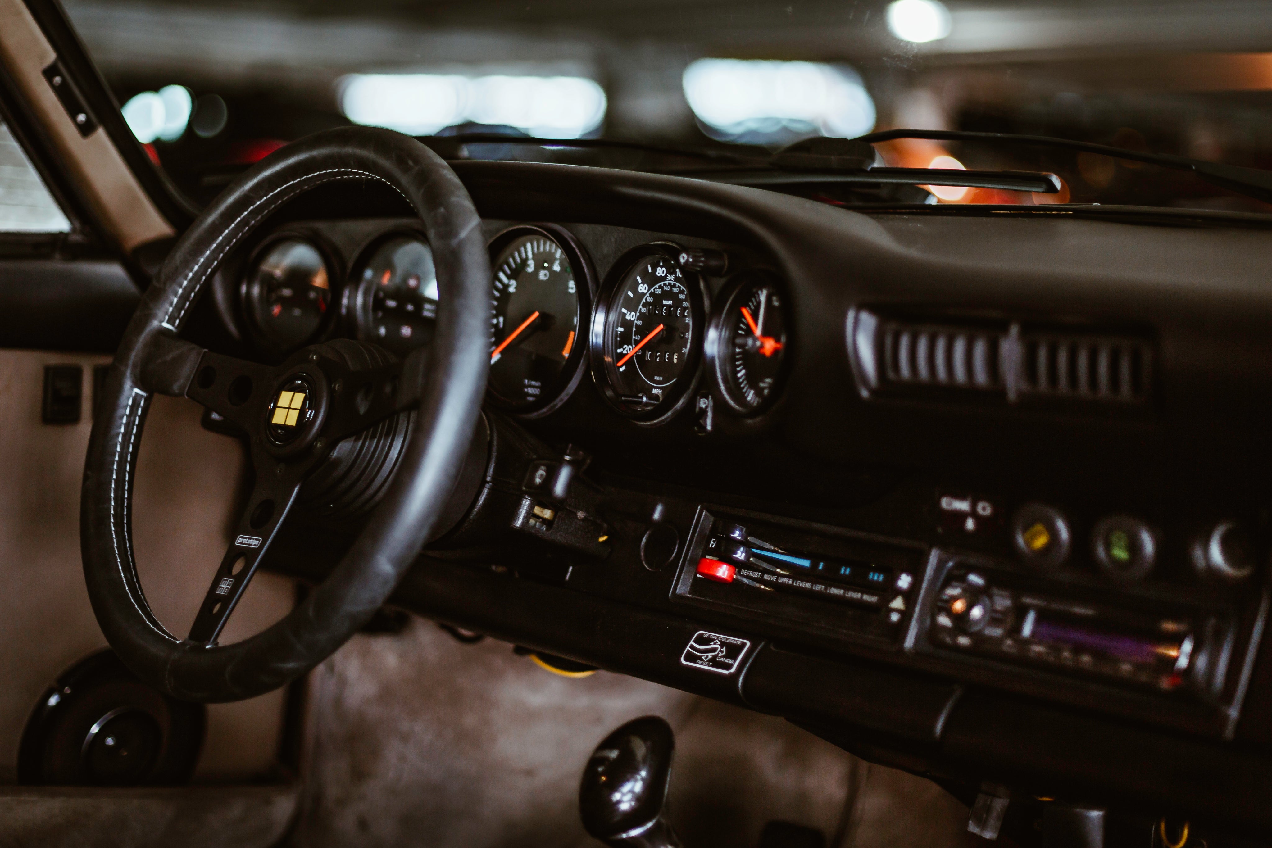 files/classic-sports-car-interior.jpg