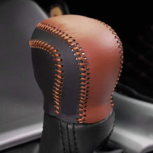 Car Genuine Leather Gear Shift Cover Carbon Fiber Pattern Gear Shift Knob Cover for Toyota C-HR 2018 2019