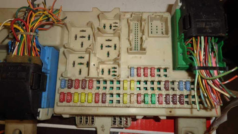 REUSED PARTS Chassis ECM Body Control BCM Behind Glove Box Fits 07-09 Mazda 3 18850