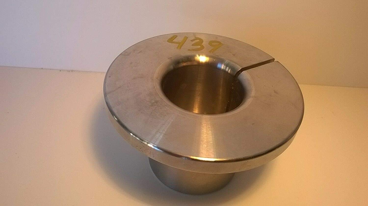 Premier 439 Flange, Compression (for use with 430 Hinge Assy.)