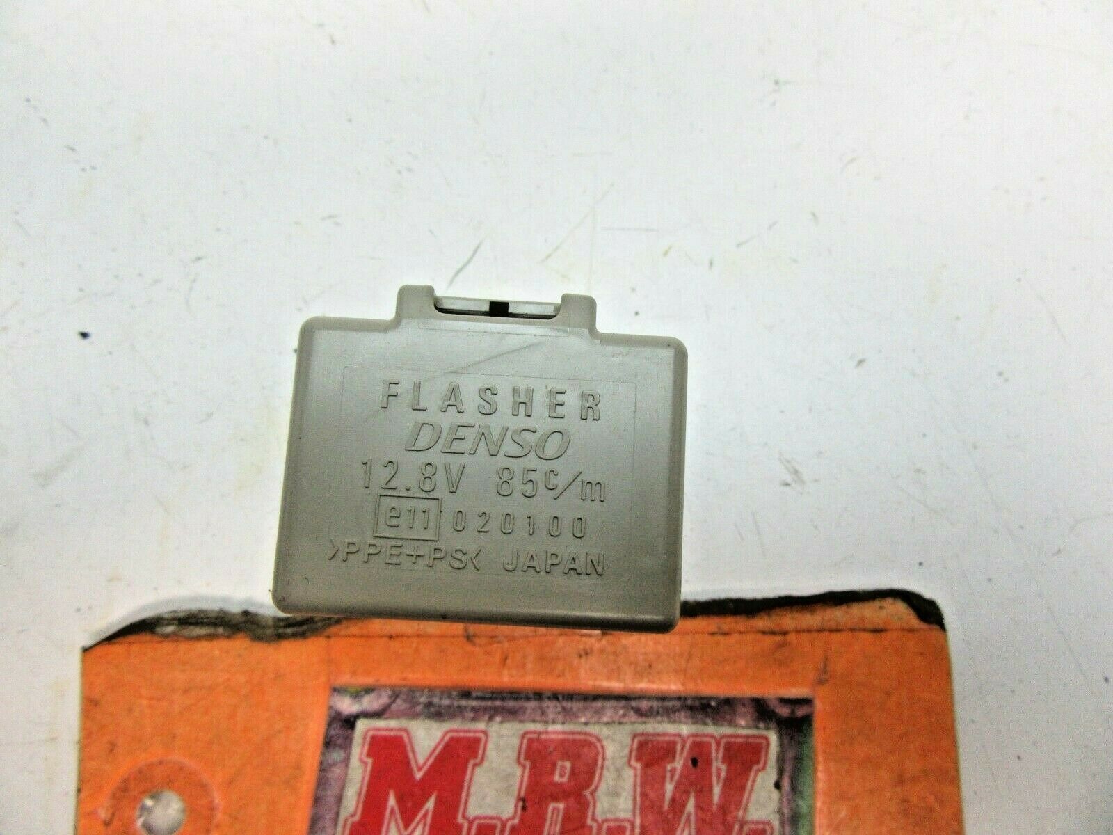 TURN SIGNAL RELAY FUSE FLASHER HAZARD 4 WAYS EMERGENCY 81980-46010 fits SCION XB