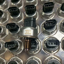 New 55PP05-01 Fuel Rail Pressure Sensor For Nissan Navara D40 2.5 MitsubishiL200