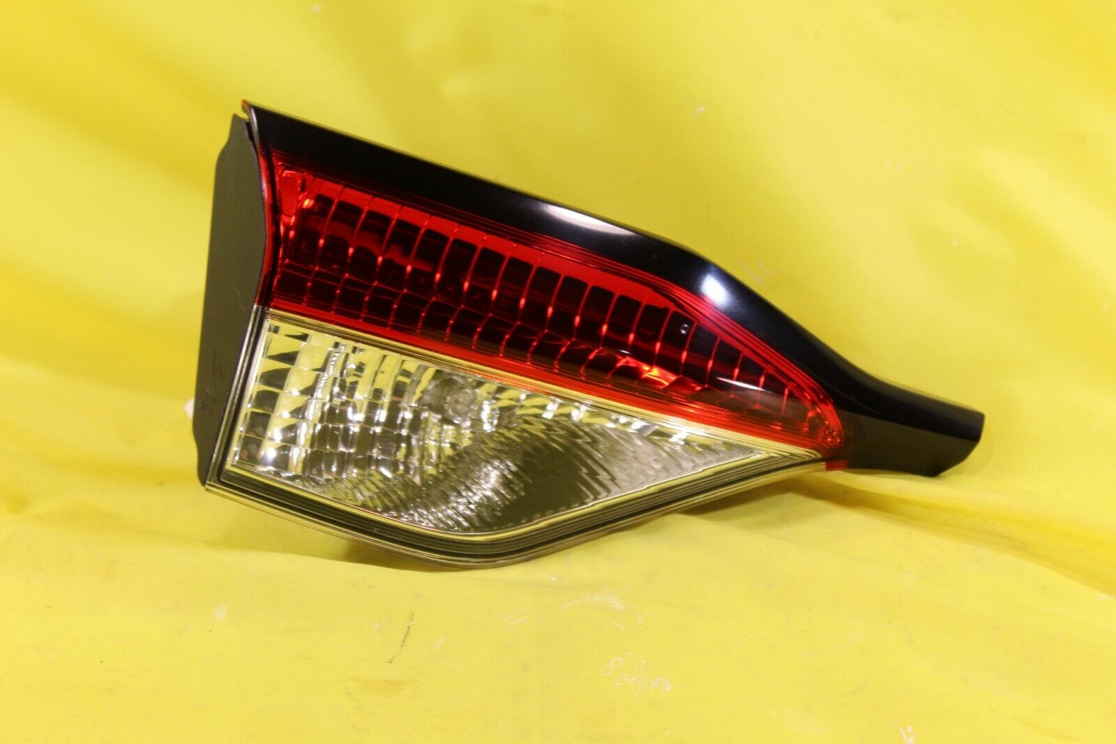 2020 20 Toyota Corolla Left LH Driver Inner Tail Light OEM *MINOR SCRATCHES*