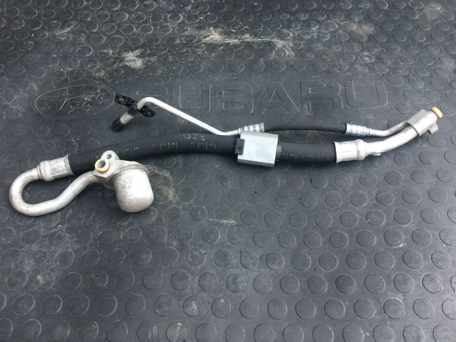 BMW E90 E91 E92 3 SERIES AIR CONDITIONING AIR CON PIPE HOSE OEM 6987992