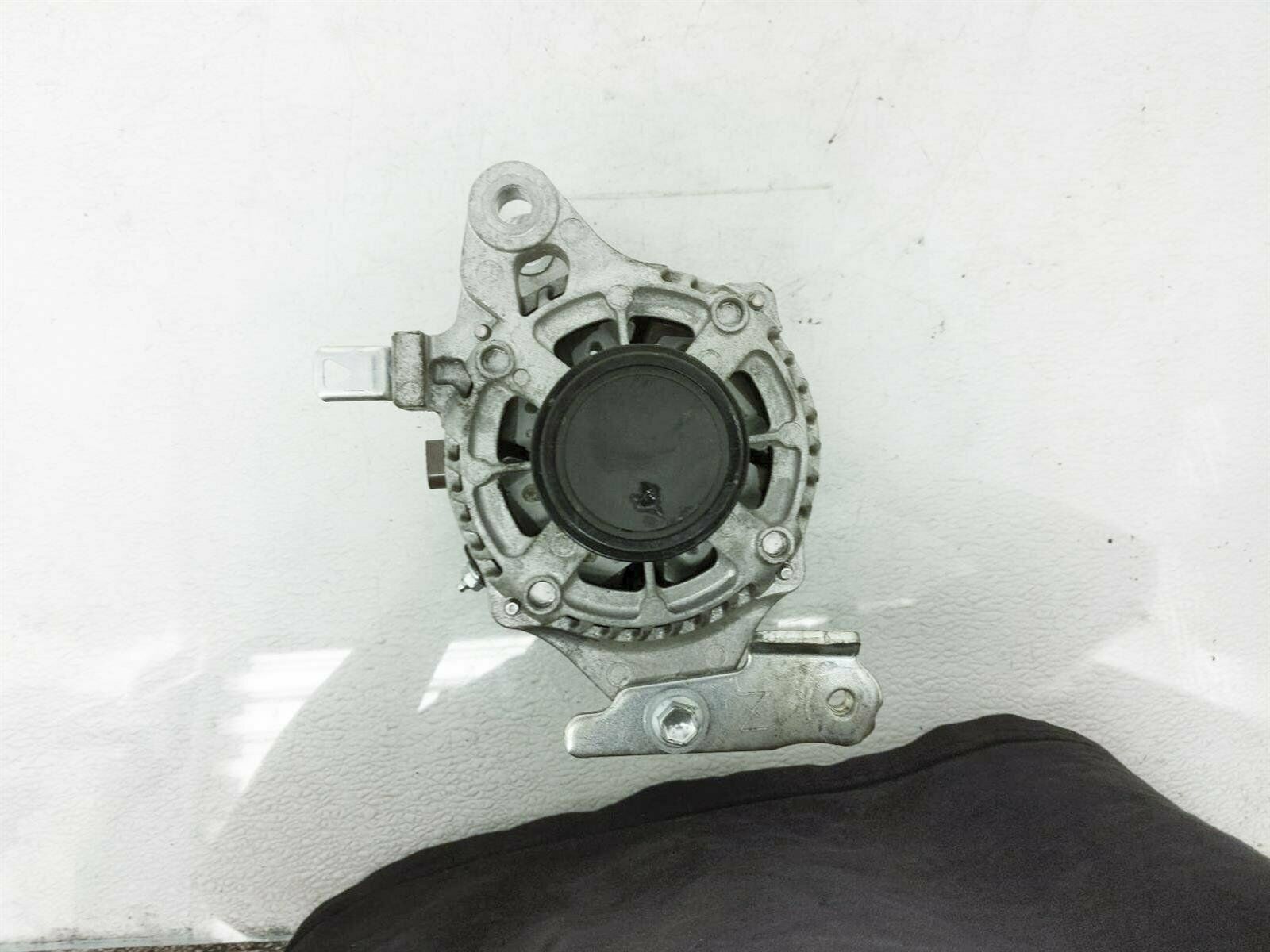 2019 2020 Toyota Corolla At Sedan Alternator Generator 27060-24030