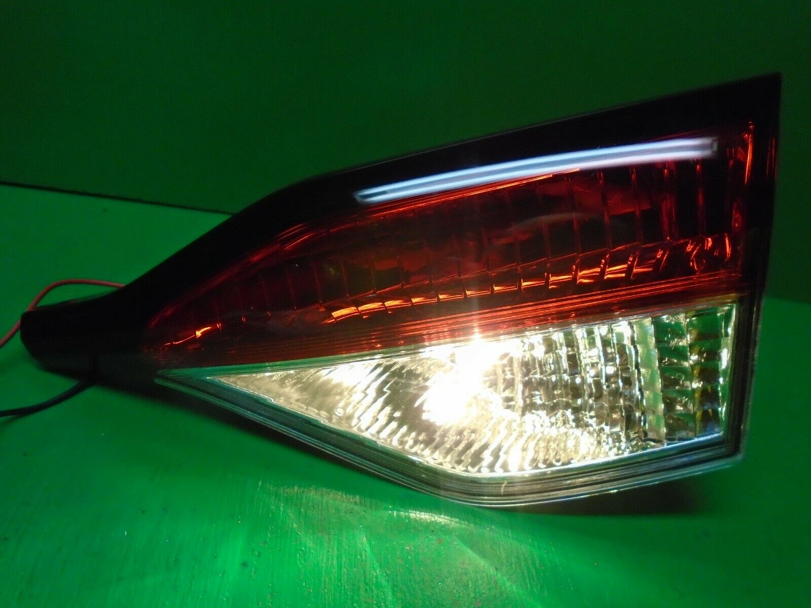 2020 Toyota Corolla back up tail light OEM JJ173 81580-02B60 Right inner