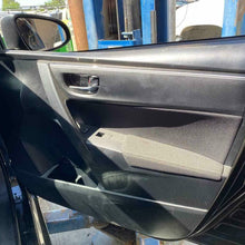 17-19 TOYOTA COROLLA PASSENGER FRONT DOOR TRIM PANEL BLACK TRIM FB21 SIERRA AUTO