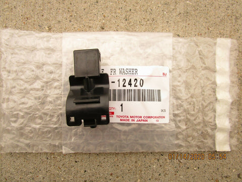FITS: 14 - 20 TOYOTA COROLLA FRONT WINDSHIELD WASHER NOZZLE ANGLE +2 OEM NEW