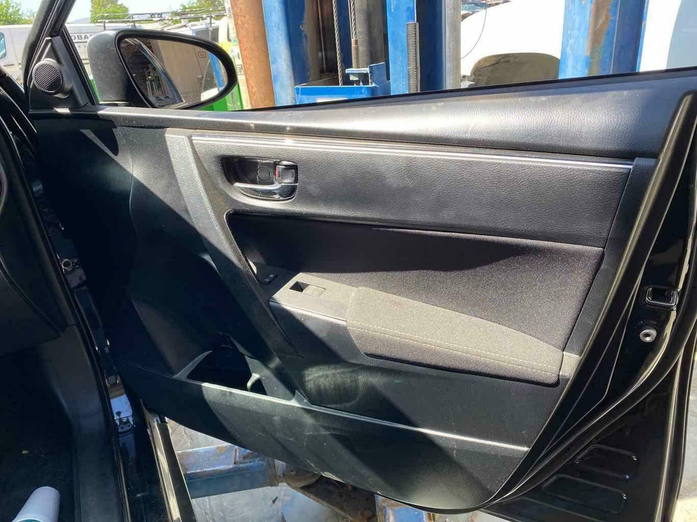 17-19 TOYOTA COROLLA PASSENGER FRONT DOOR TRIM PANEL BLACK TRIM FB21 SIERRA AUTO