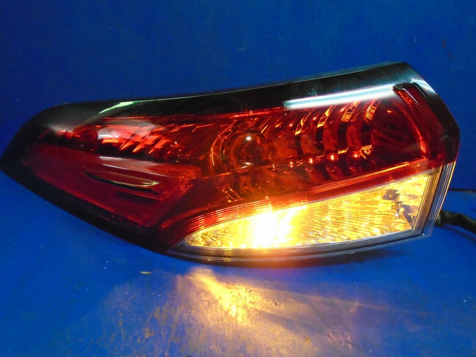 2020 Toyota Corolla tail light OEM II54 Left 81560-02C10