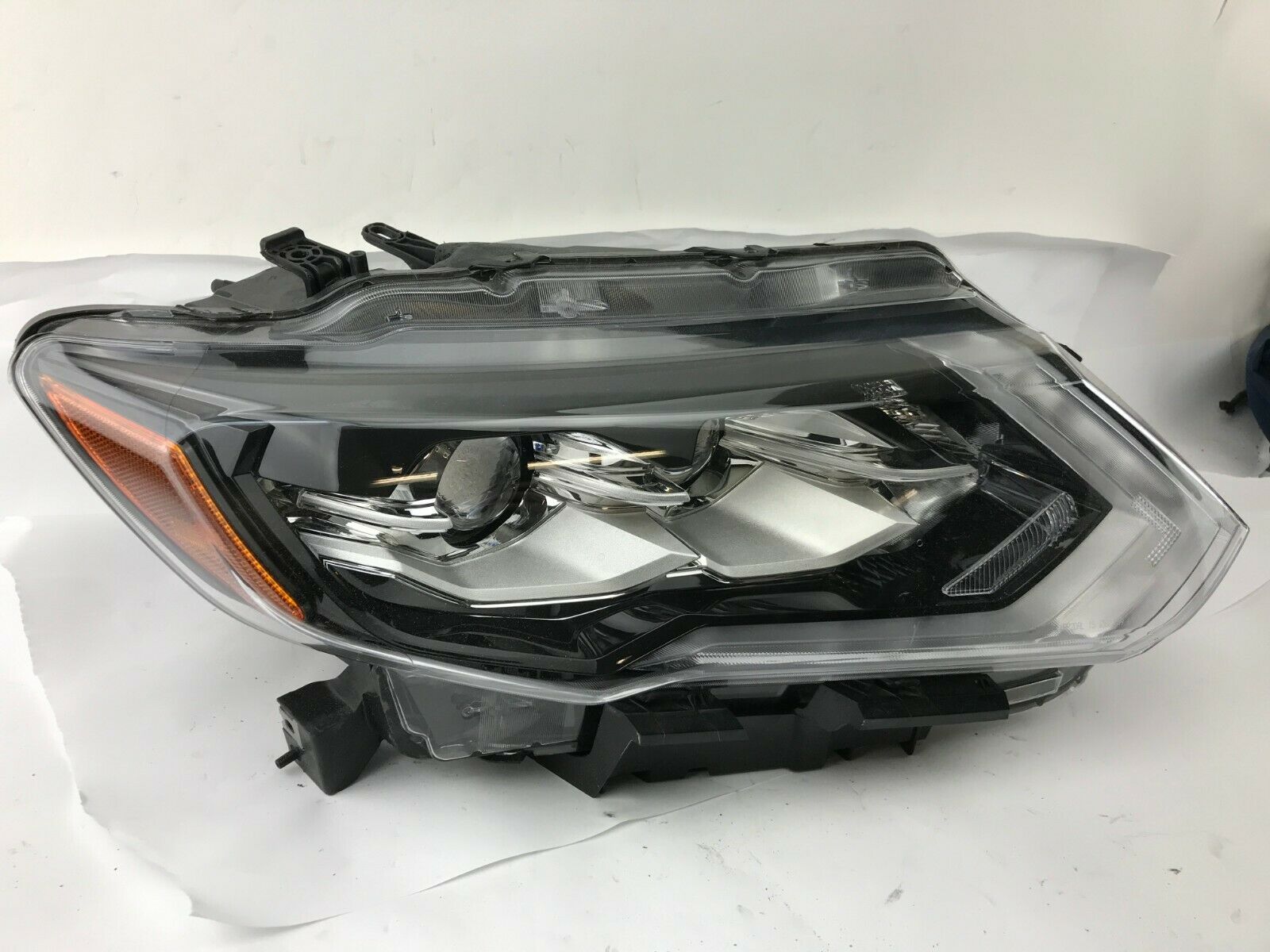 2017 2018 2019 2020 Nissan Rogue Right Dual Projector LED Headlight OEM All Tabs