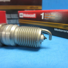 Set of 8 Spark Plugs Genuine Motorcraft OEM FORD SP521AGSF22F1 Finewire Platinum