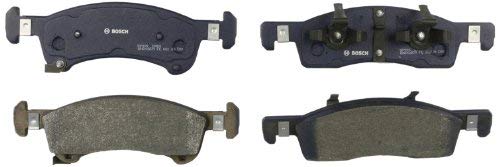 Bosch BP934 QuietCast Premium Semi-Metallic Disc Brake Pad Set For 2003-2006 Ford Expedition and 2003-2006 Lincoln Navigator; Front