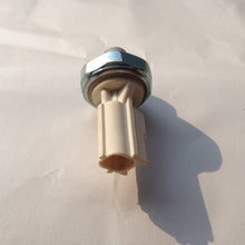 YourRadiator YR141S - New OEM Replacement Engine Oil Pressure Switch