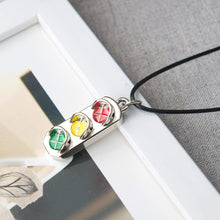 Car Pendant Mini Metal Hanging Decoration Chain Accessories car Charm Pendant car Pendant Luxury car Rear View Pendant car Ornaments for The Rear View Mirror (Traffic Light)