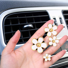 Mudder 8 Pieces Daisy Flowers Air Vent Clips Car Freshener Clip Air Vent Decorative Clip for Car Air Vent Decorations Accessories