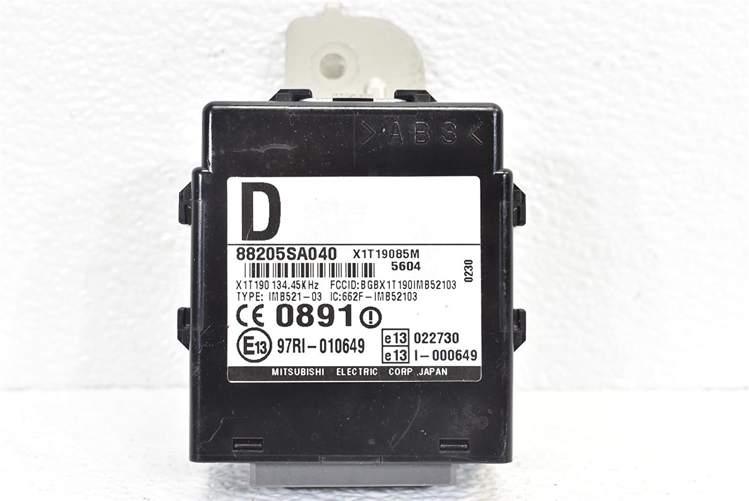 88205-SA040 – Body Control Module (BCM) for a Subaru Impreza (2006-2007)