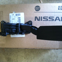 2004-2006 Nissan Sentra Altima Maxima Gas Pedal Accelerator OEM NEW 18002-4Z800 18002-4Z800