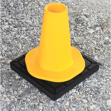 Camco 44601 Universal Leveling Block Flex Pads - Prevent Jacks and Stabilizers from Sinking Into Soft Ground - Measure 8.5" x 17" - 2-pack