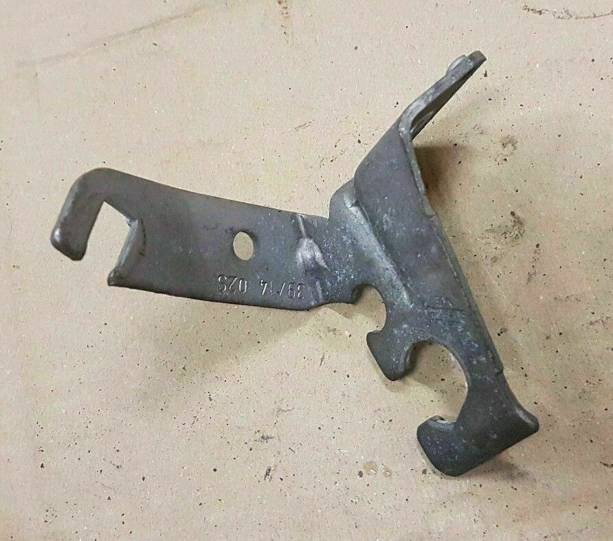 AUDI A3 S3 MK3 8V 13-19 VW GOLF MK7 FRONT LEFT SIDE BRAKE HOSE BRACKET RETAINER