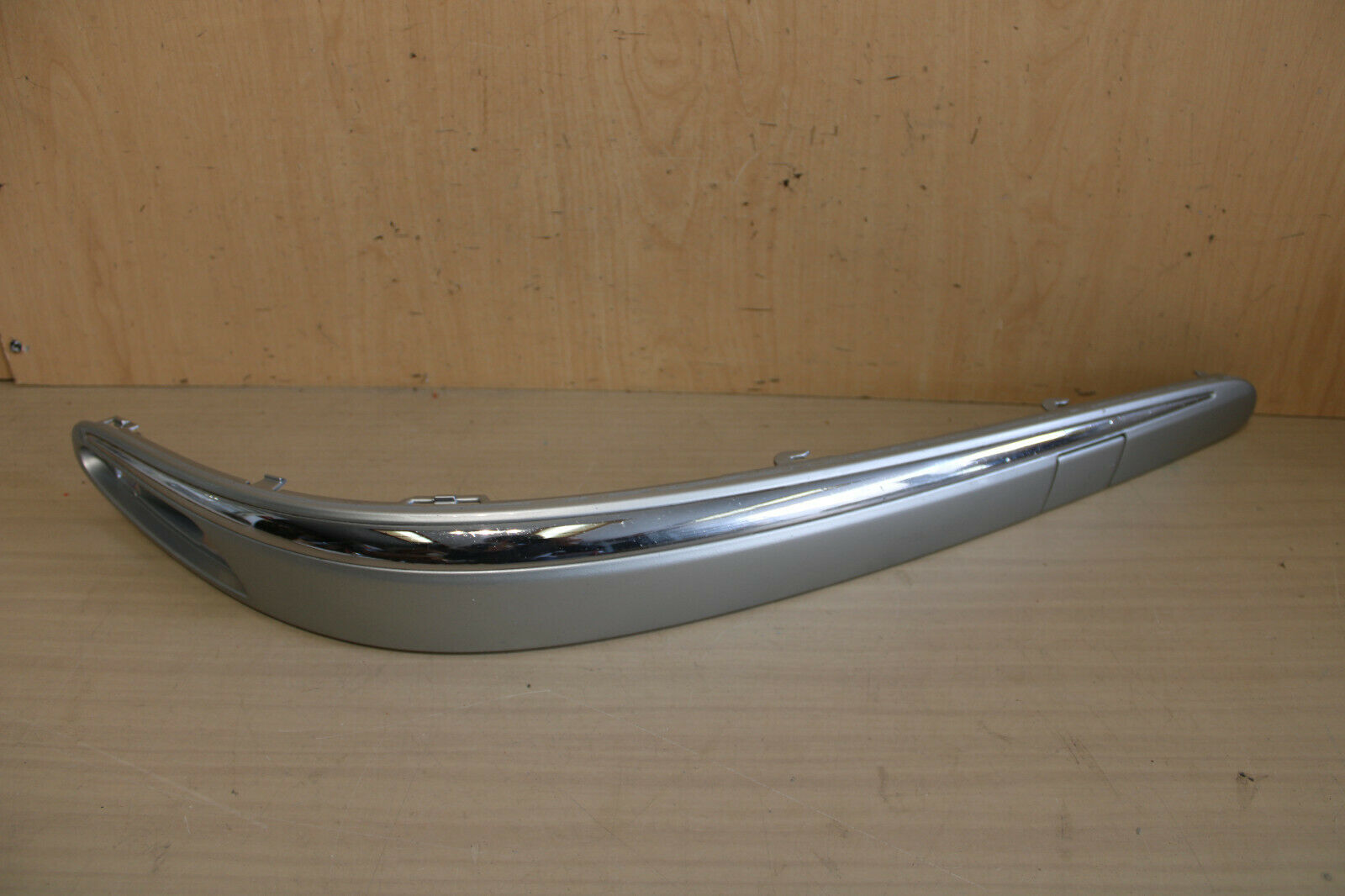 03-06 E CLASS W211 FRONT BUMPER STRIP GUARD TRIM W/ CHROME OEM GENUINE RIGHT RH