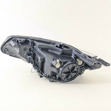 2016 2017 2018 Chevy Malibu Halogen Headlight Assembly Right Passenger *C8315