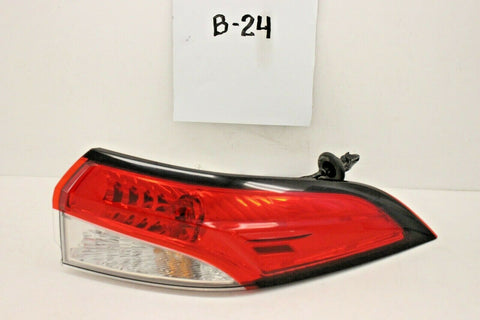 OEM Tail Light Lamp Taillight Taillamp Toyota Corolla 2020 Sedan RH 1.8 nicked