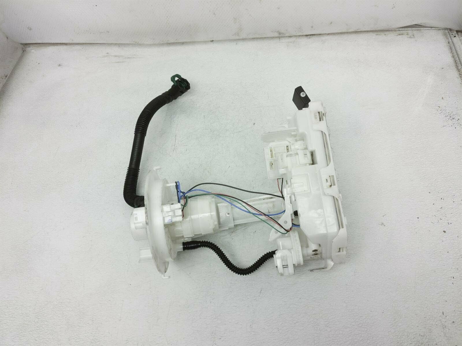 2019 2020 Toyota Corolla Gas Fuel Tank Pump 77020-02890