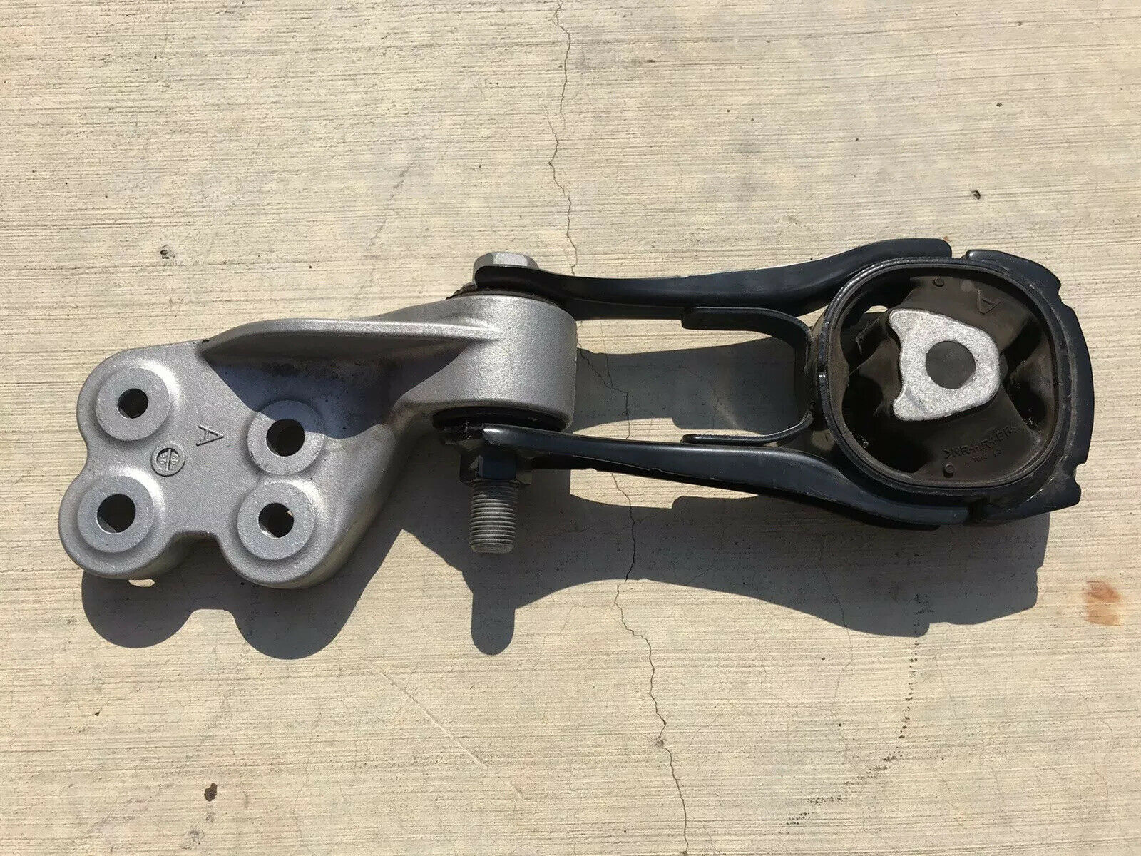 2016 2018 TOYOTA PRIUS ROD ENGINE MOTOR MOUNT OEM 12363-37031