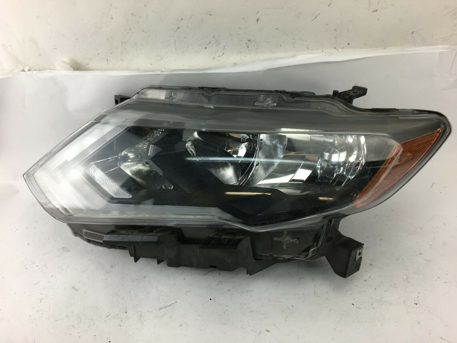 2017 2018 2019 2020 Nissan Rogue Left Halogen Headlight DRL OEM Tabs Good