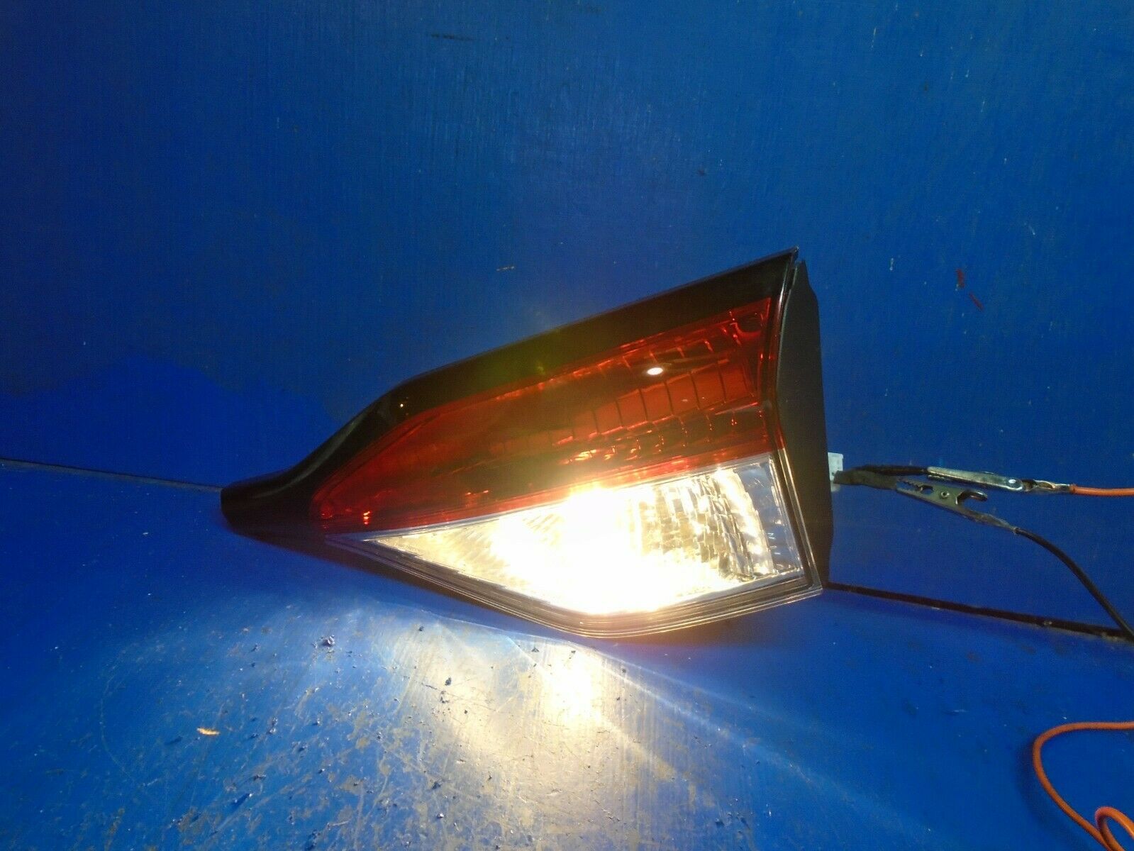 2020 Toyota Corolla back up tail light OEM II24 81580-02B60 Right inner