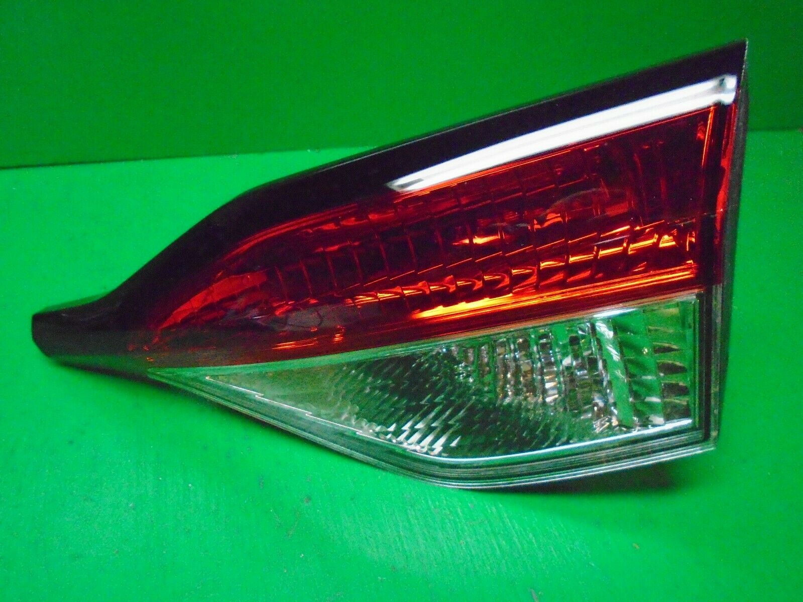 2020 Toyota Corolla back up tail light OEM JJ180 81580-02B60 Right inner NICE