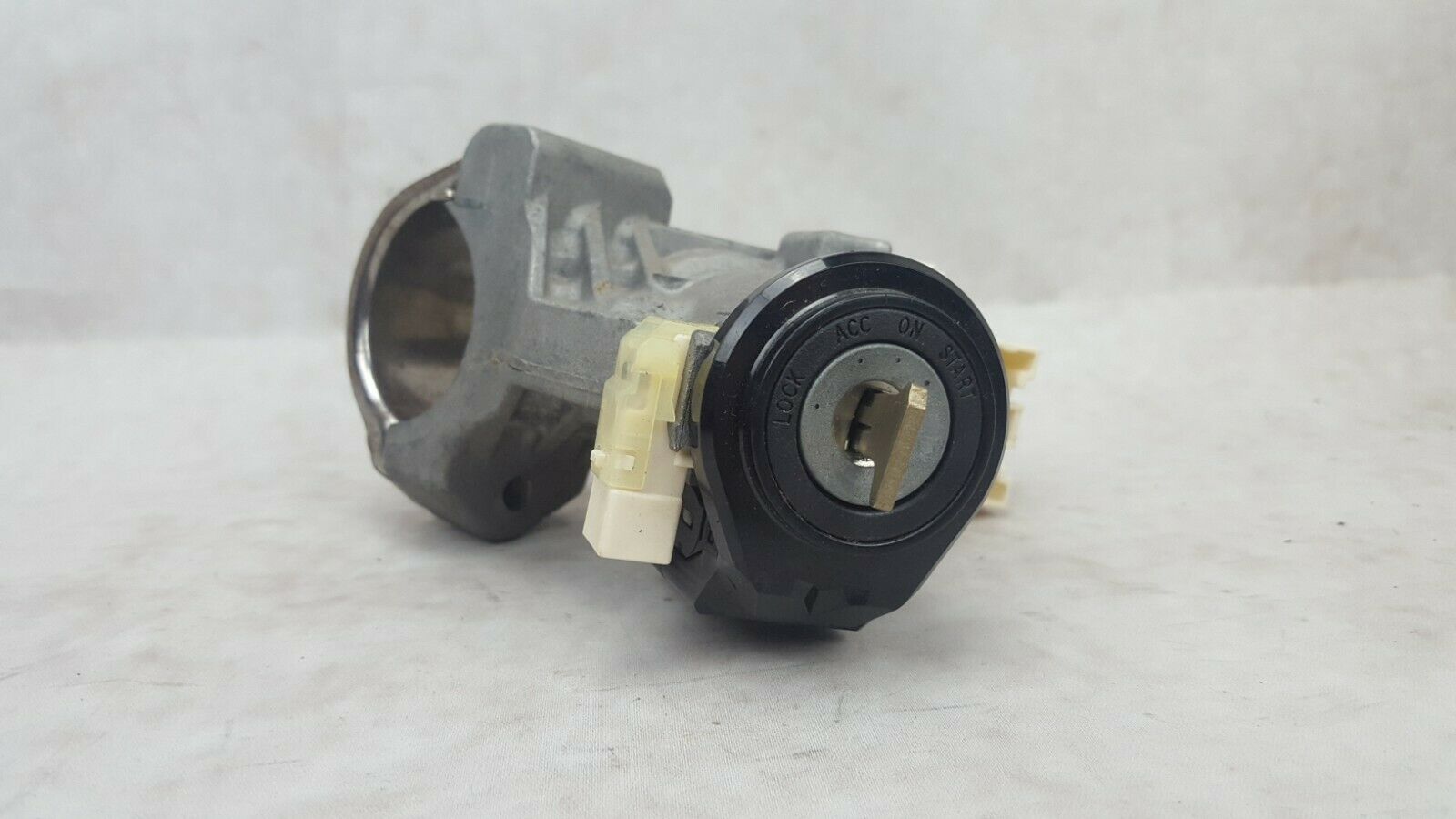 2014-2019 TOYOTA COROLLA IGNITION SWITCH STEERING LOCK CYLINDER W/ KEY USED OEM