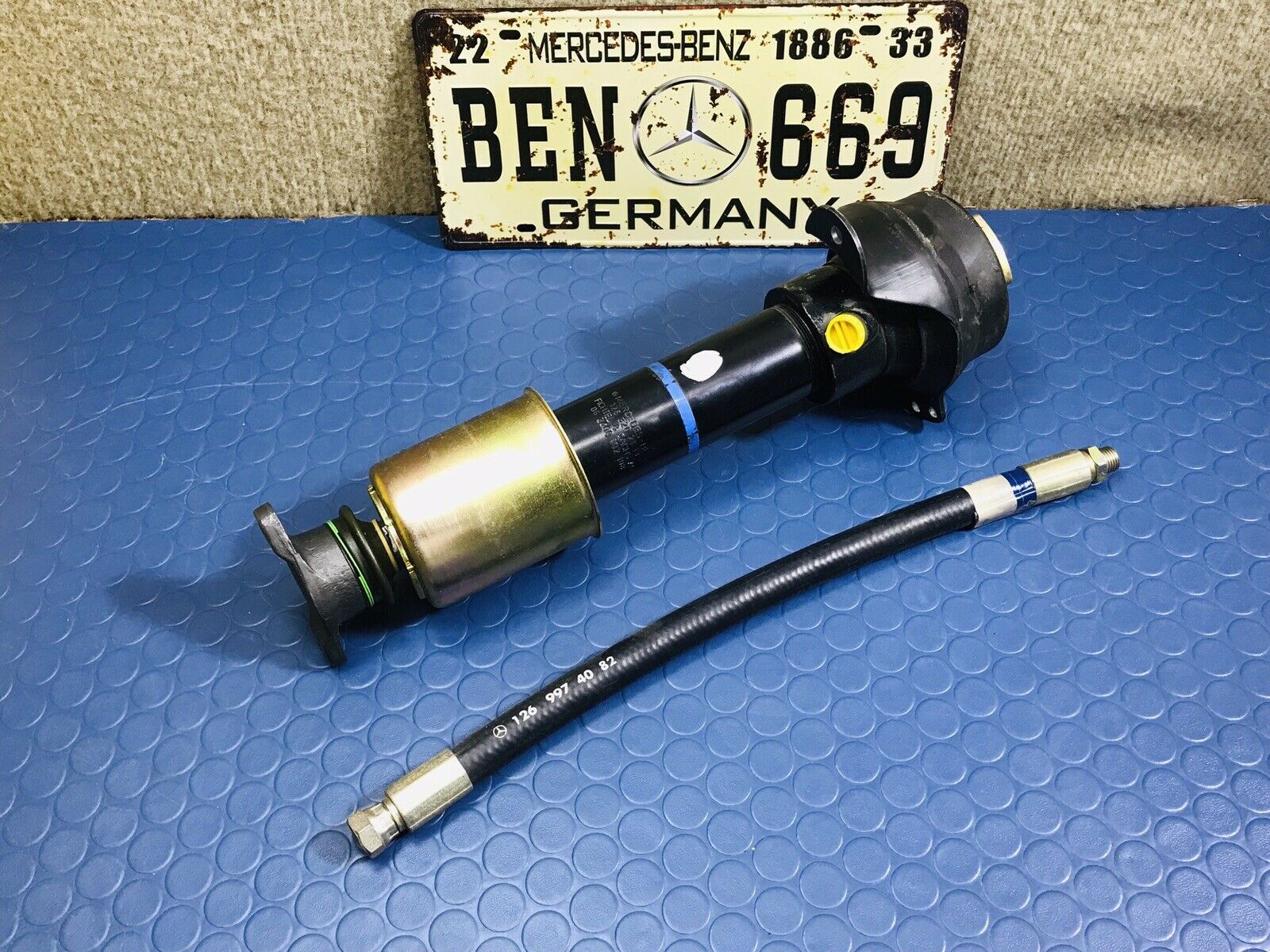 Mercedes Benz W116 450SEL 6.9 Front Hydro Pneumatic Spring + Oil Hose 1263202113