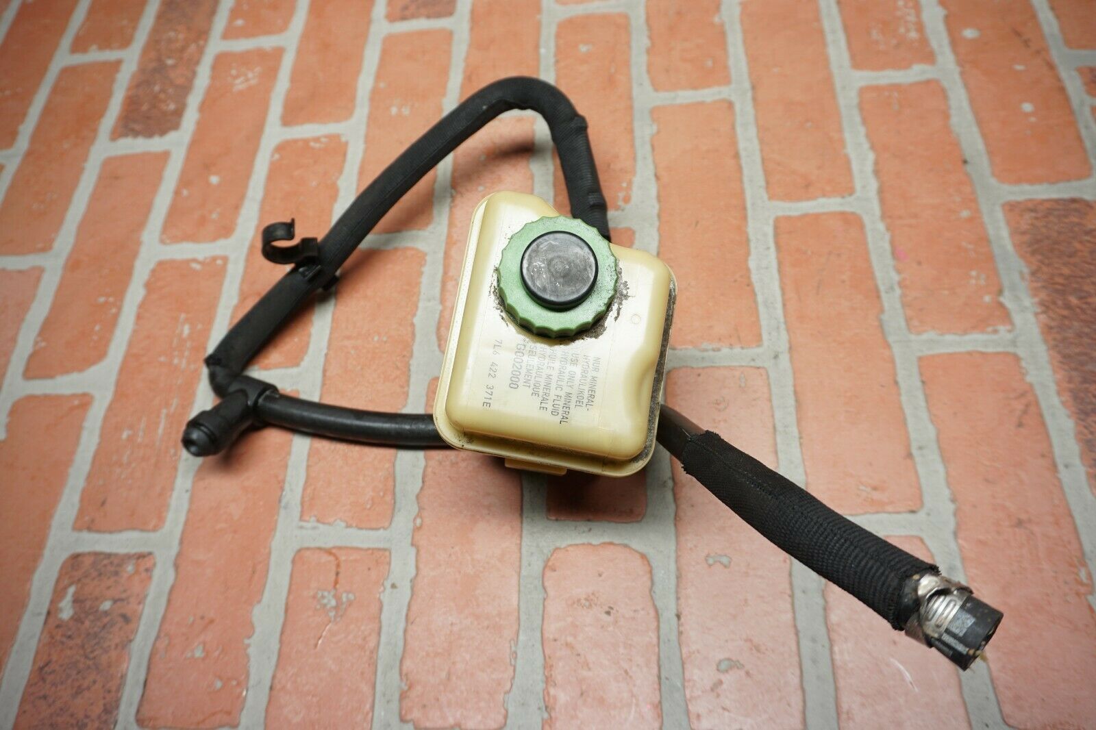 2007-2015 AUDI Q7 4L POWER STEERING PUMP RESERVOIR BOTTLE TANK W/ HOSE CAP OEM