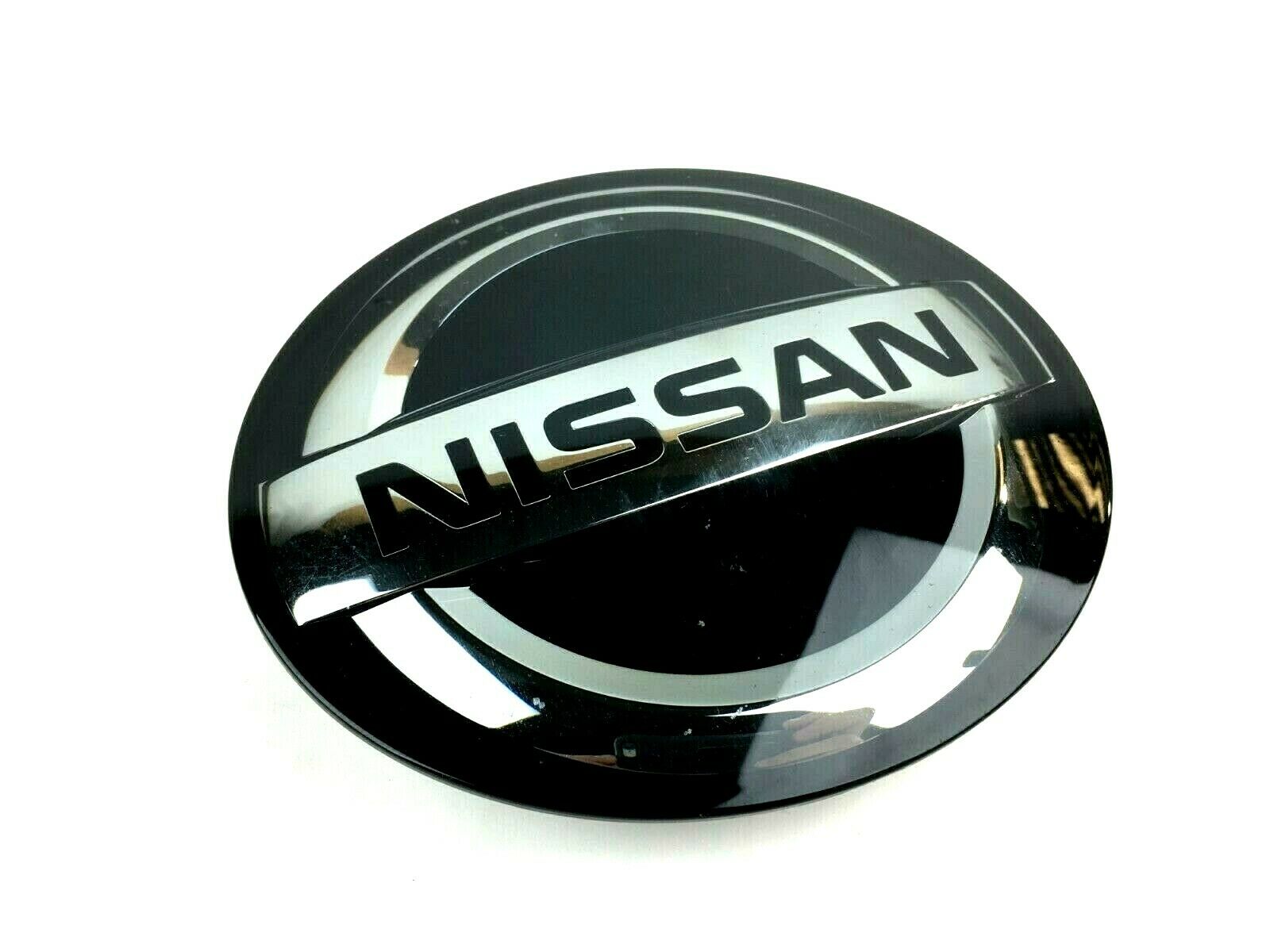 2017-2020 Nissan Rogue Front Grille Emblem Radar Cruise Distance OEM USED