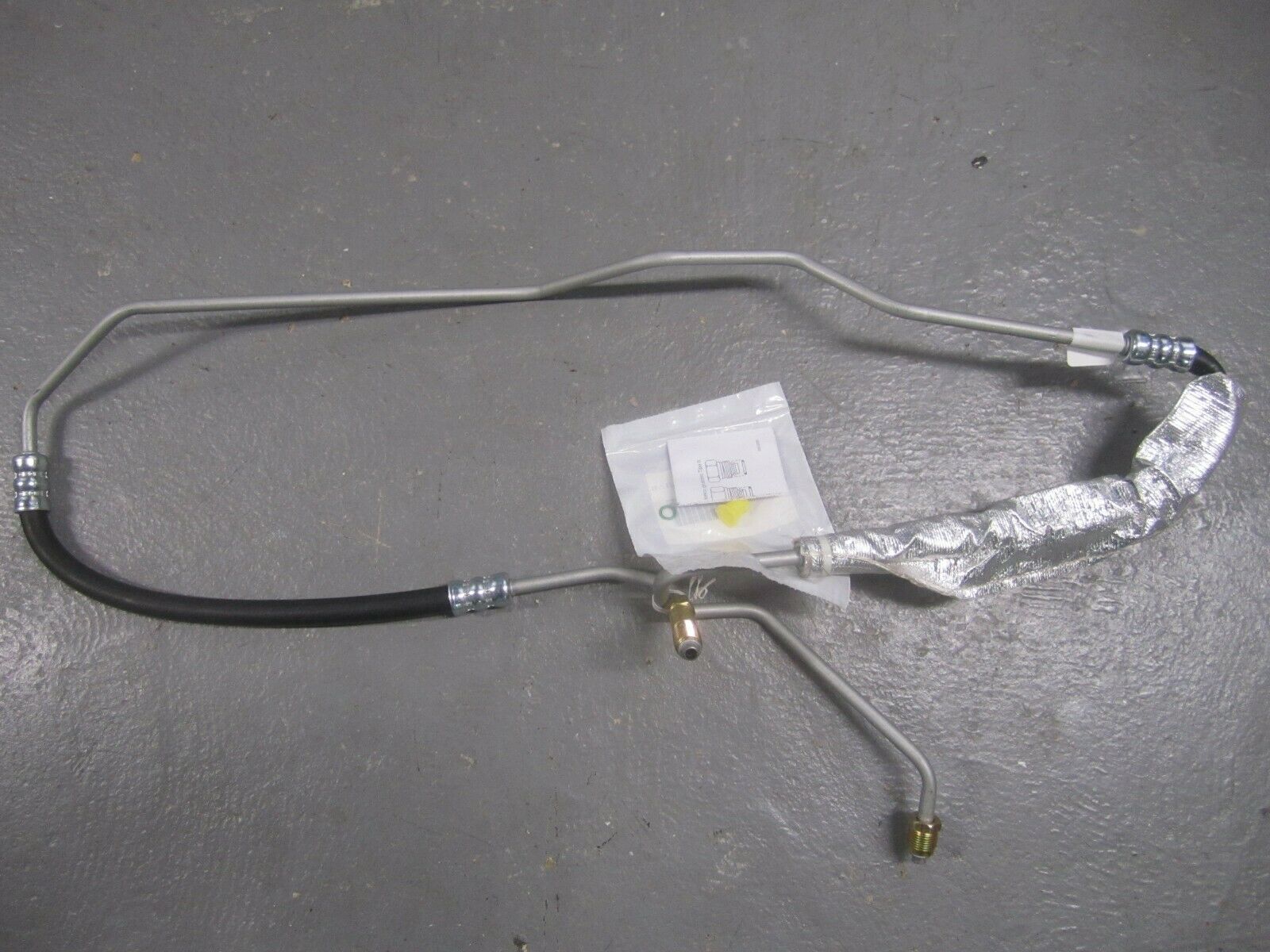 2008-2010 Town & Country Grand Caravan Routan Power Steering Pressure Hose 92564