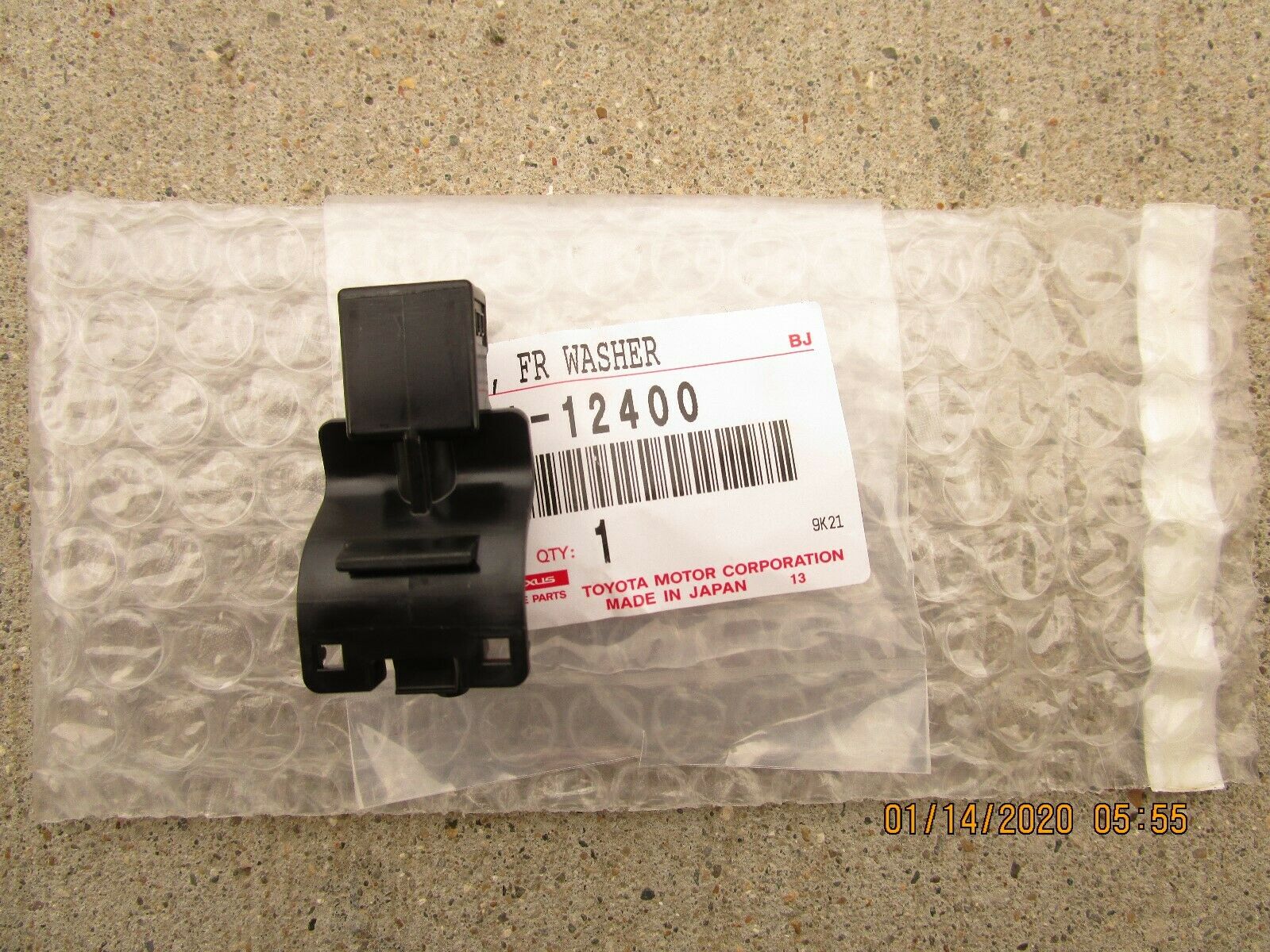 FITS: 14 - 20 TOYOTA COROLLA FRONT WINDSHIELD WASHER NOZZLE ANGLE 0 OEM NEW