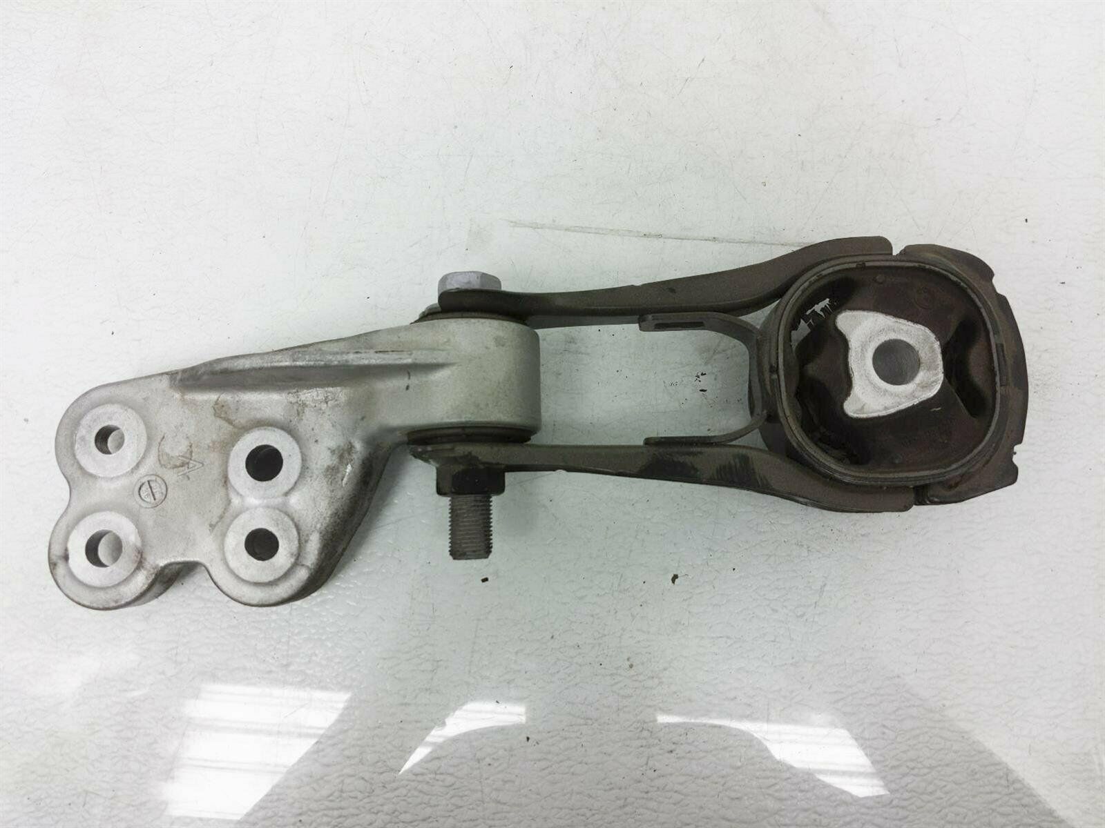 2020 Toyota Corolla 1.8 Rear Engine Mount Torque Rod 12363-0T040 12364-0T050